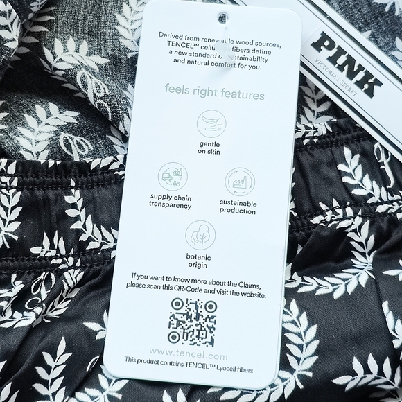 NWT PINK VICTORIA'S SECRET TENCEL BOXY PAJAMA SHORTS IN PURE BLACK LAUREL LOGO X - Picture 6 of 8